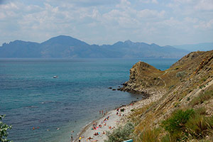 Агатовый пляж в Орджоникидзе - Крым.